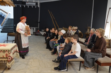 Сегодня в Энгельсском краеведческом музее дан старт мероприятиям, посвященным светлому празднику Покрова Пресвятой Богородицы!