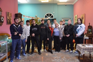 Студенты Поволжского кооперативного института окунулись в праздничную историю родного края