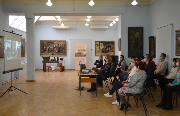 Показ художественного фильма о Ф. Энгельсе в Энгельсском краеведческом музее.