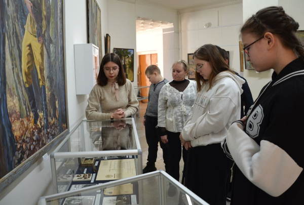 Экскурсия по разделу экспозиции &laquo;В небе фронтовом&raquo;