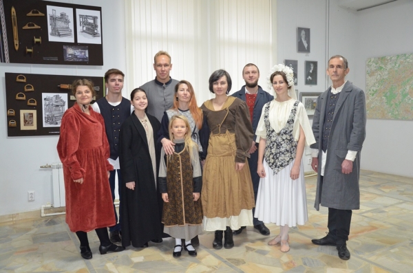 Мастер-класс «Немецкие традиции в костюме поволжских немцев» «Deutsche Traditionen in den Trachten der Wolgadeutschen» в Энгельсском краеведческом музее