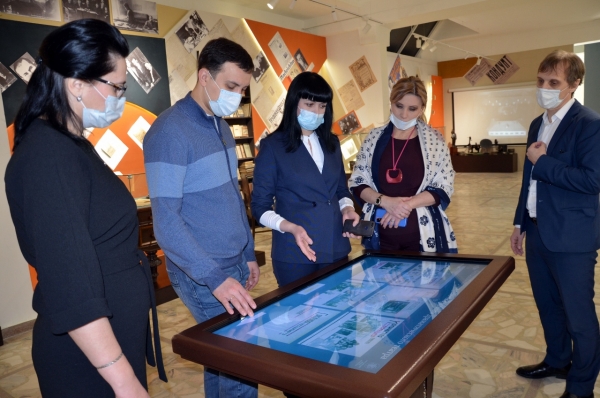 Иван Леонидович Дзюбан посетил Энгельсский краеведческий музей.