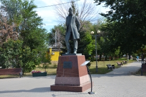 Памятник Федору Егоровичу Кобзарю