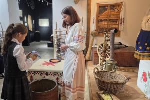 Школьники стали участниками театрализованной программы «Покров всему развяза»