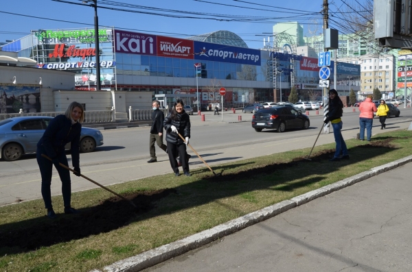 Энгельсский краеведческий музей принял участие в общегородском субботнике.