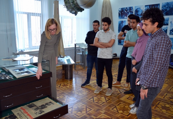 Экскурсия по выставке «Покорение космоса»