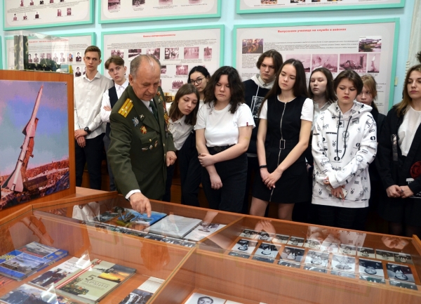 Урок мужества совместно с Советом ветеранов ЭВЗРКУ ПВО