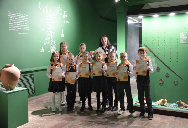 Сегодня в Энгельсском краеведческом музее состоялось выездное заседание научно-исследовательского клуба &laquo;Самоцветы&raquo; МОУ &laquo;СОШ №33 им. П. А. Столыпина&raquo;